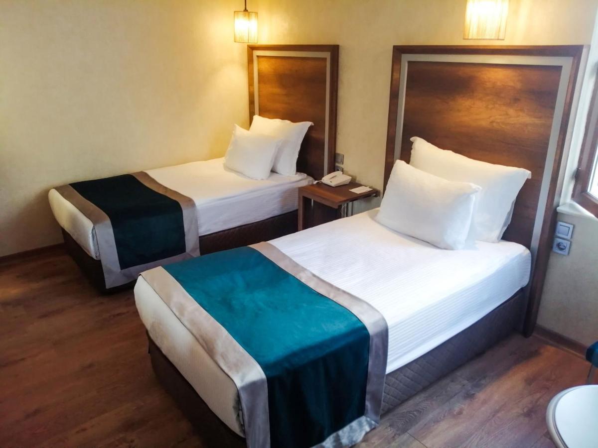 Otel The Life &
